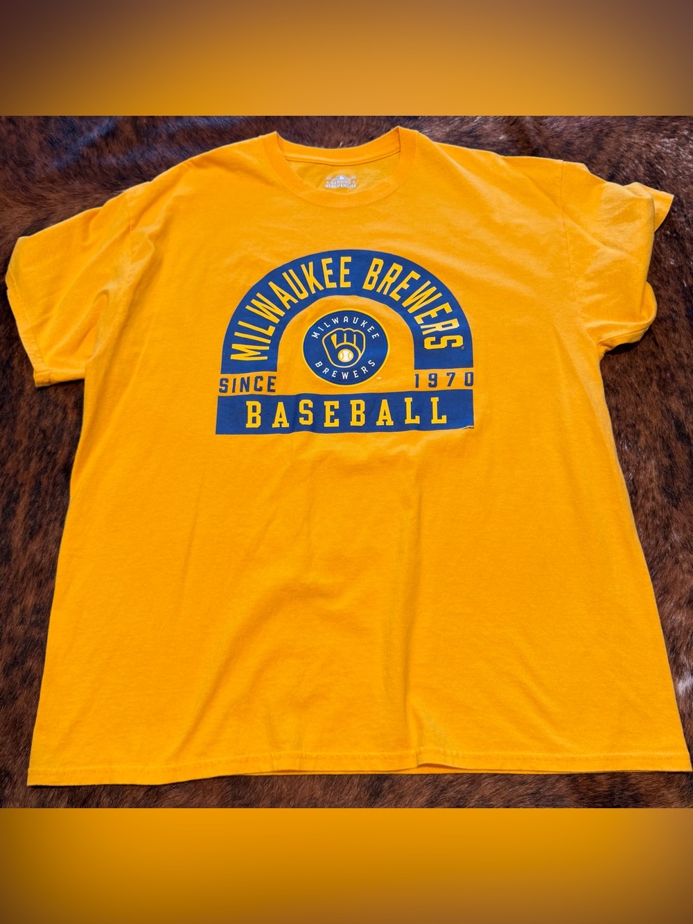 Milwaukee Brewers T-Shirt Men’s XL Yellow Cotton MLB Baseball Graphic